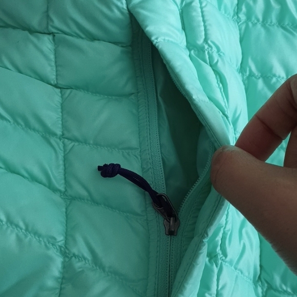 Women’s Northface Jacket - Picture 5 of 6